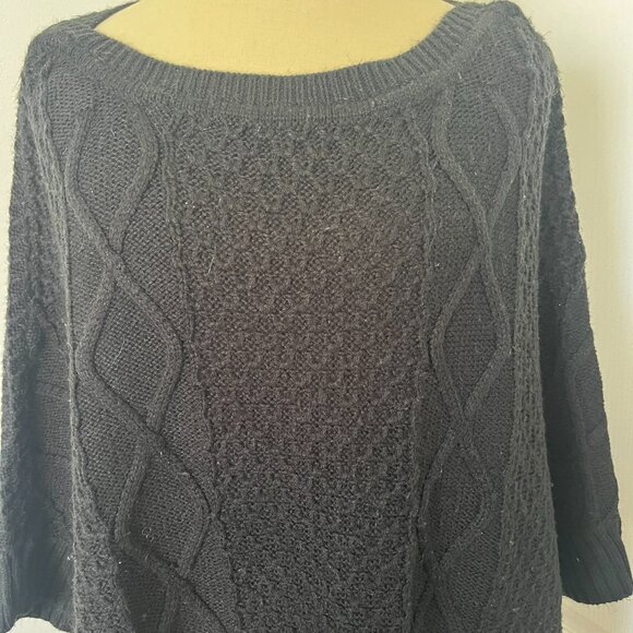 Women's Vertigo Knit Poncho - Picture 2 of 3